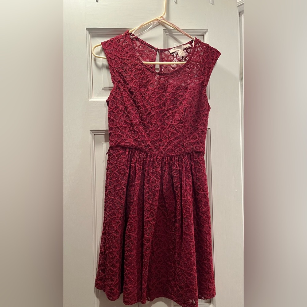 Red lace forever 21 dress, worn only a few times. Missing belt.
